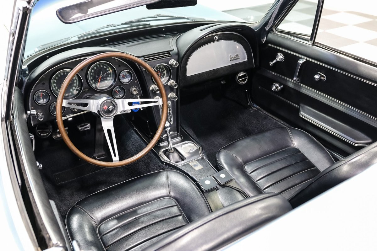 Chevrolet-Corvette-1966-Convertible-26