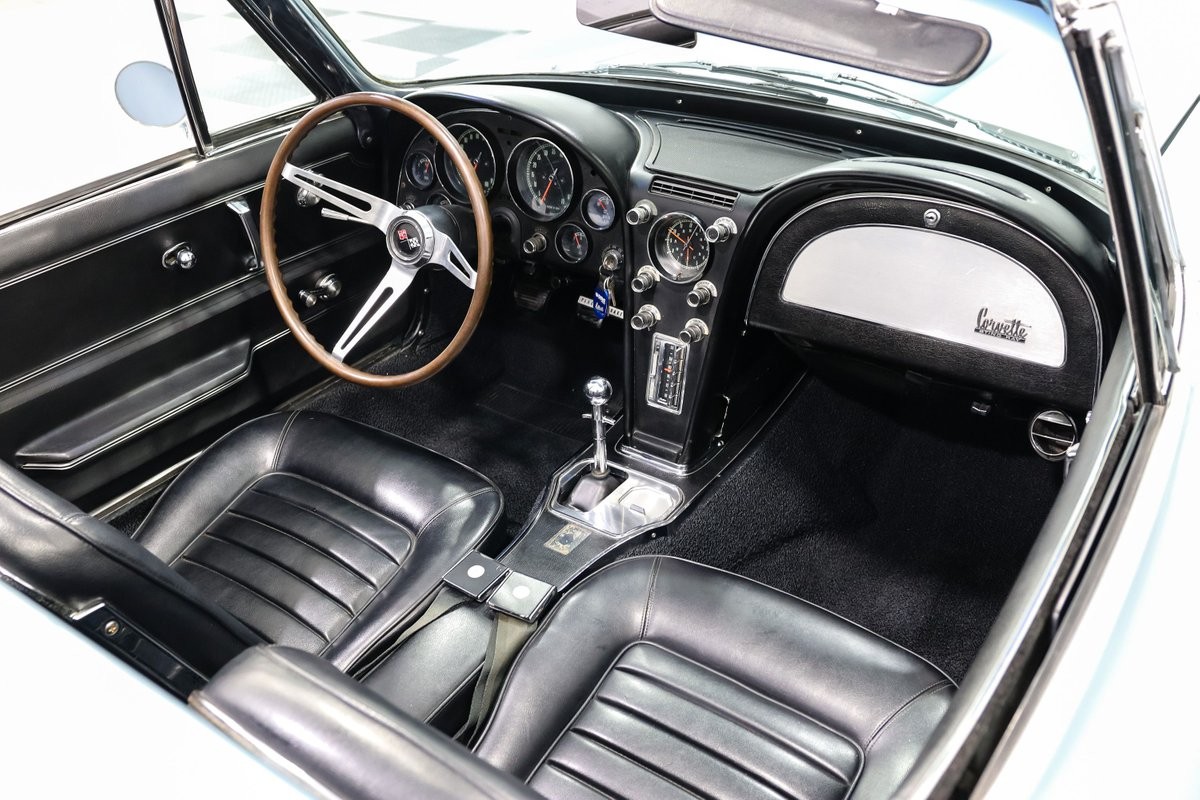 Chevrolet-Corvette-1966-Convertible-27