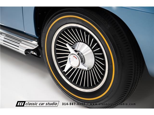 Chevrolet-Corvette-1966-Convertible-31