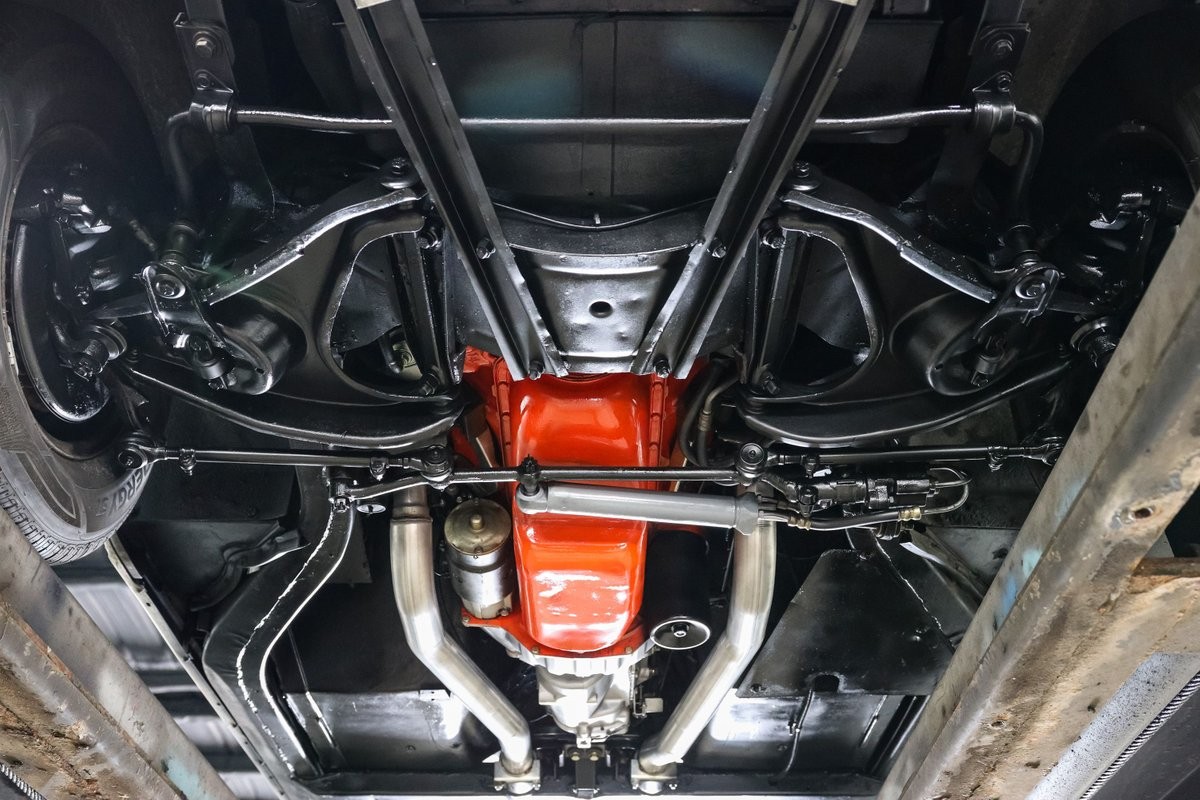 Chevrolet-Corvette-1966-Convertible-32