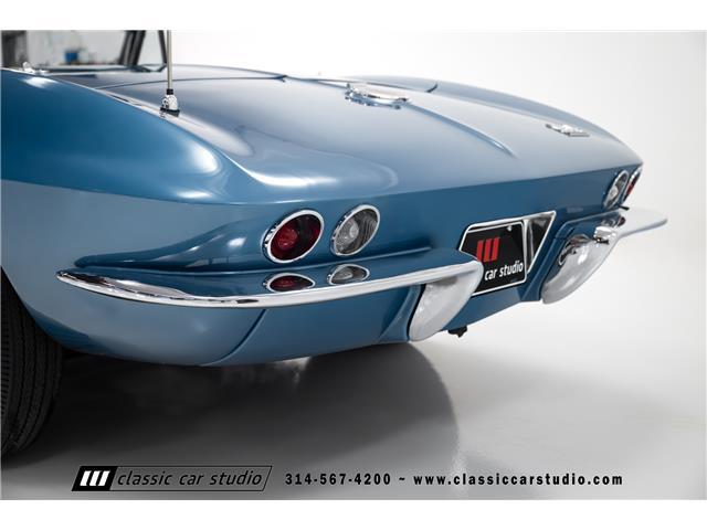 Chevrolet-Corvette-1966-Convertible-37