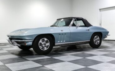 Chevrolet-Corvette-1966-Convertible-4