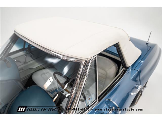 Chevrolet-Corvette-1966-Convertible-4