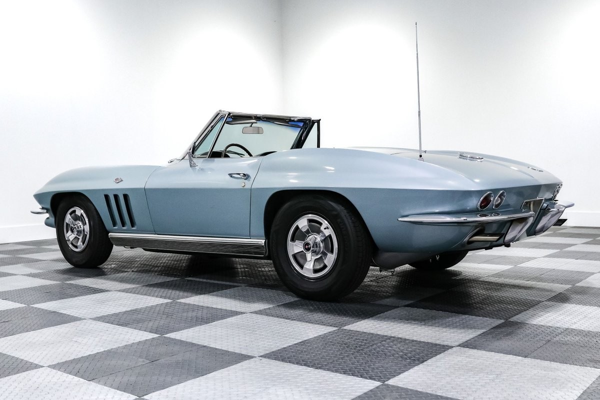 Chevrolet-Corvette-1966-Convertible-6