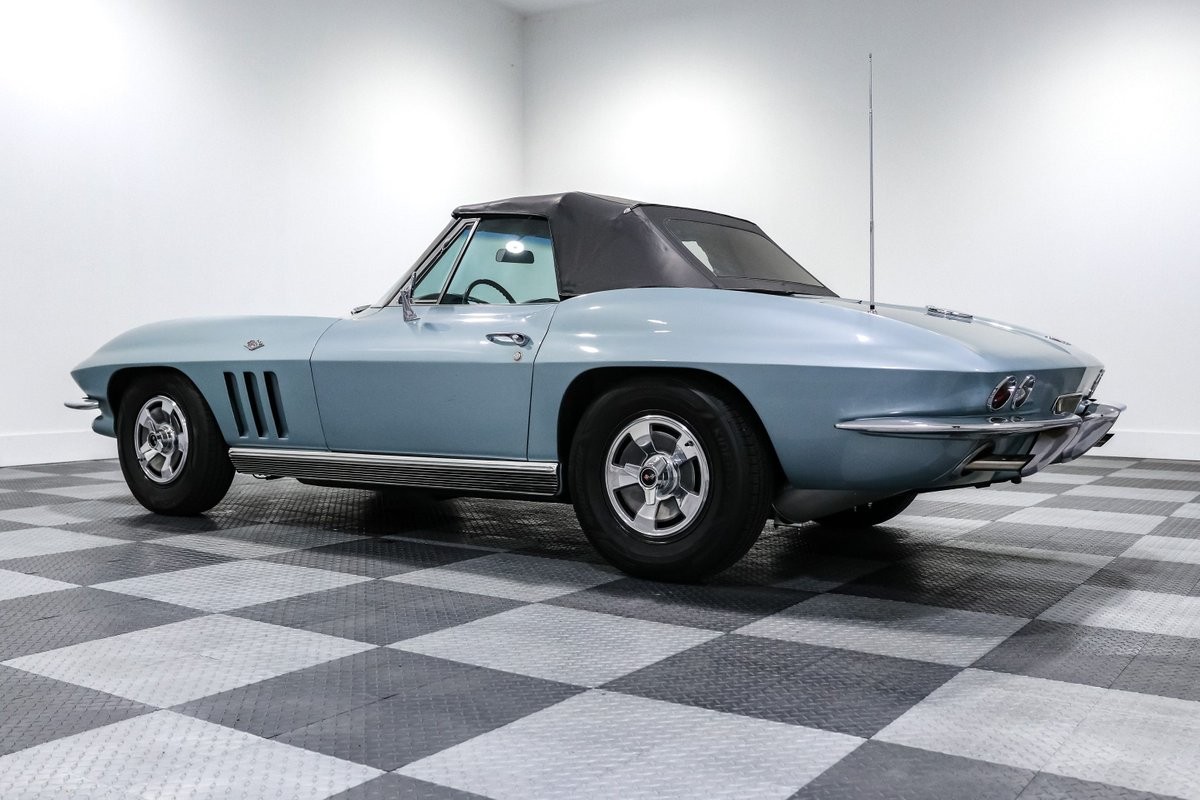 Chevrolet-Corvette-1966-Convertible-7