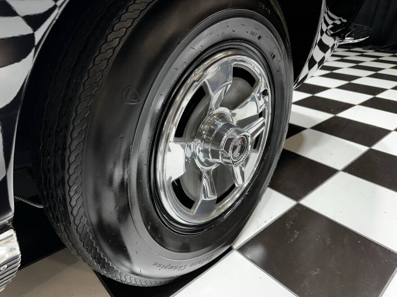 Chevrolet-Corvette-1966-Coupe-10