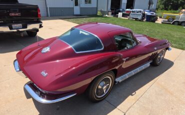 Chevrolet-Corvette-1966-Coupe-10