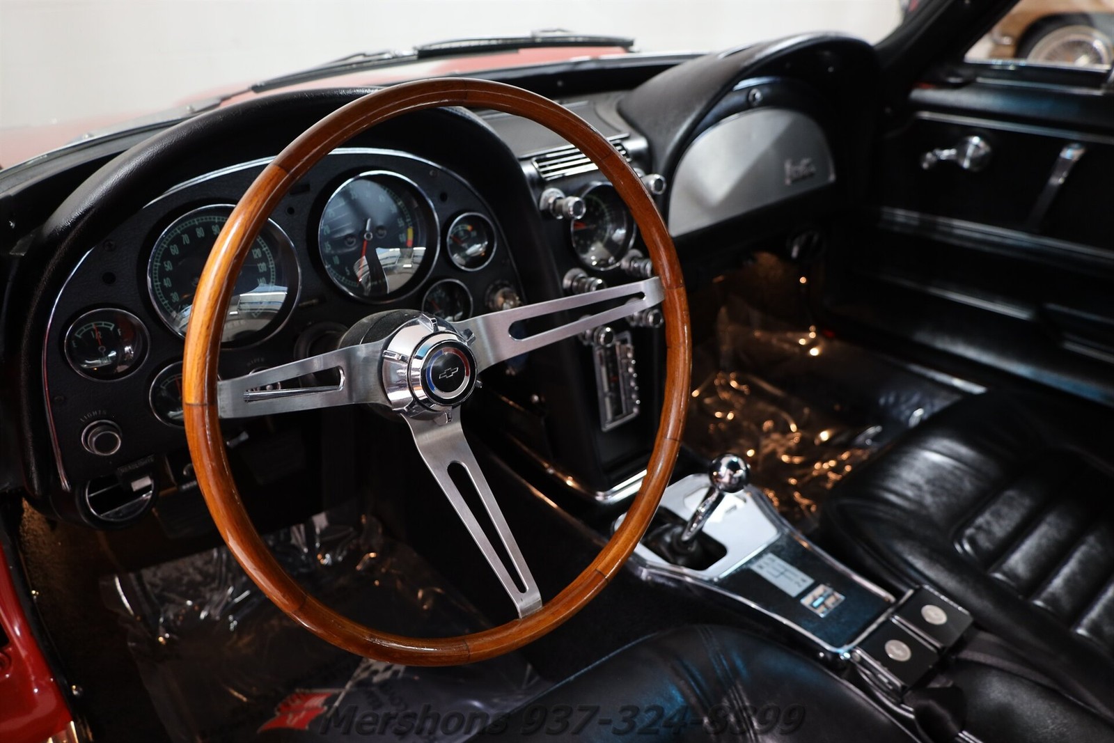 Chevrolet-Corvette-1966-Coupe-10