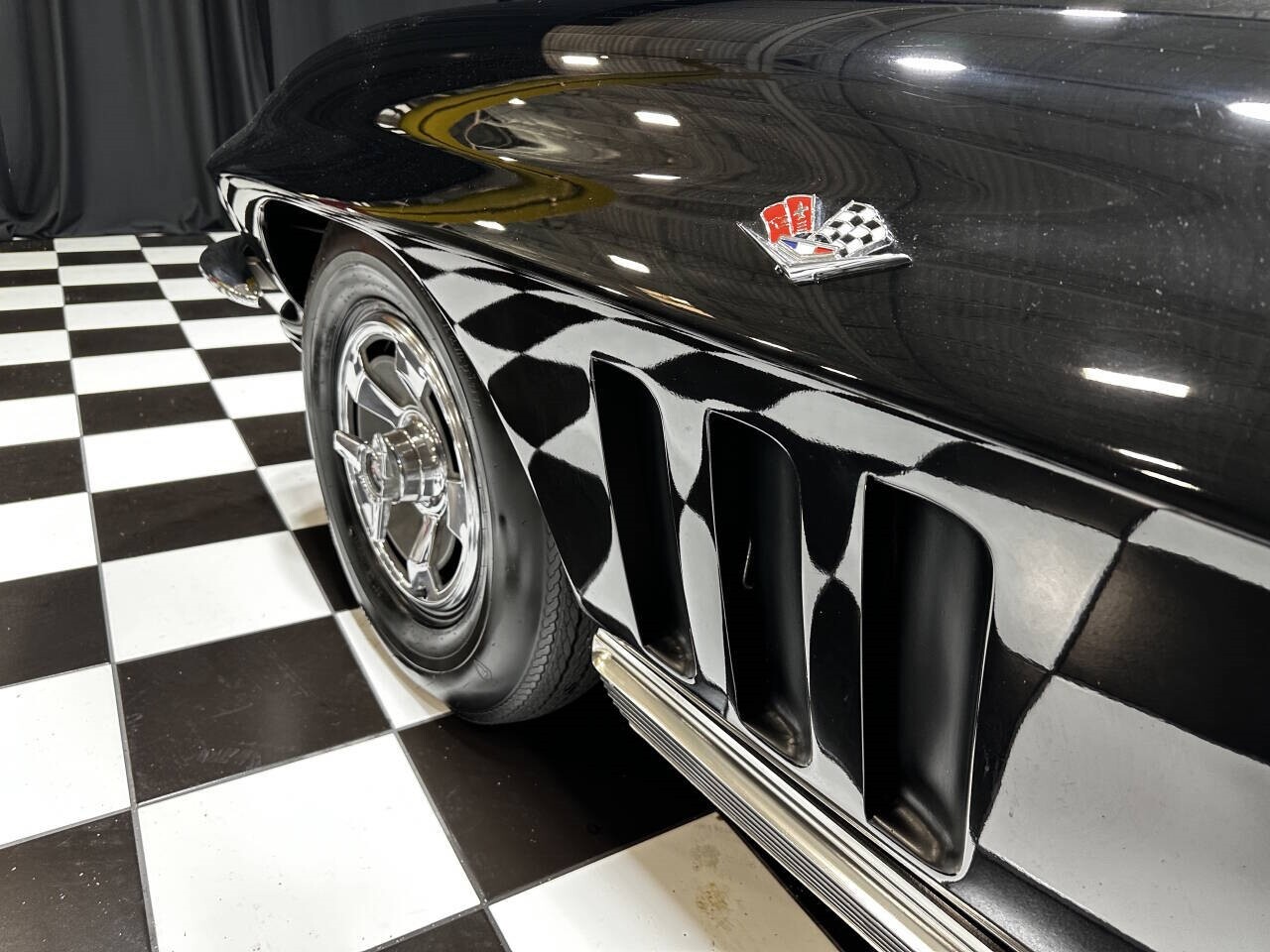 Chevrolet-Corvette-1966-Coupe-11