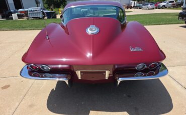 Chevrolet-Corvette-1966-Coupe-12