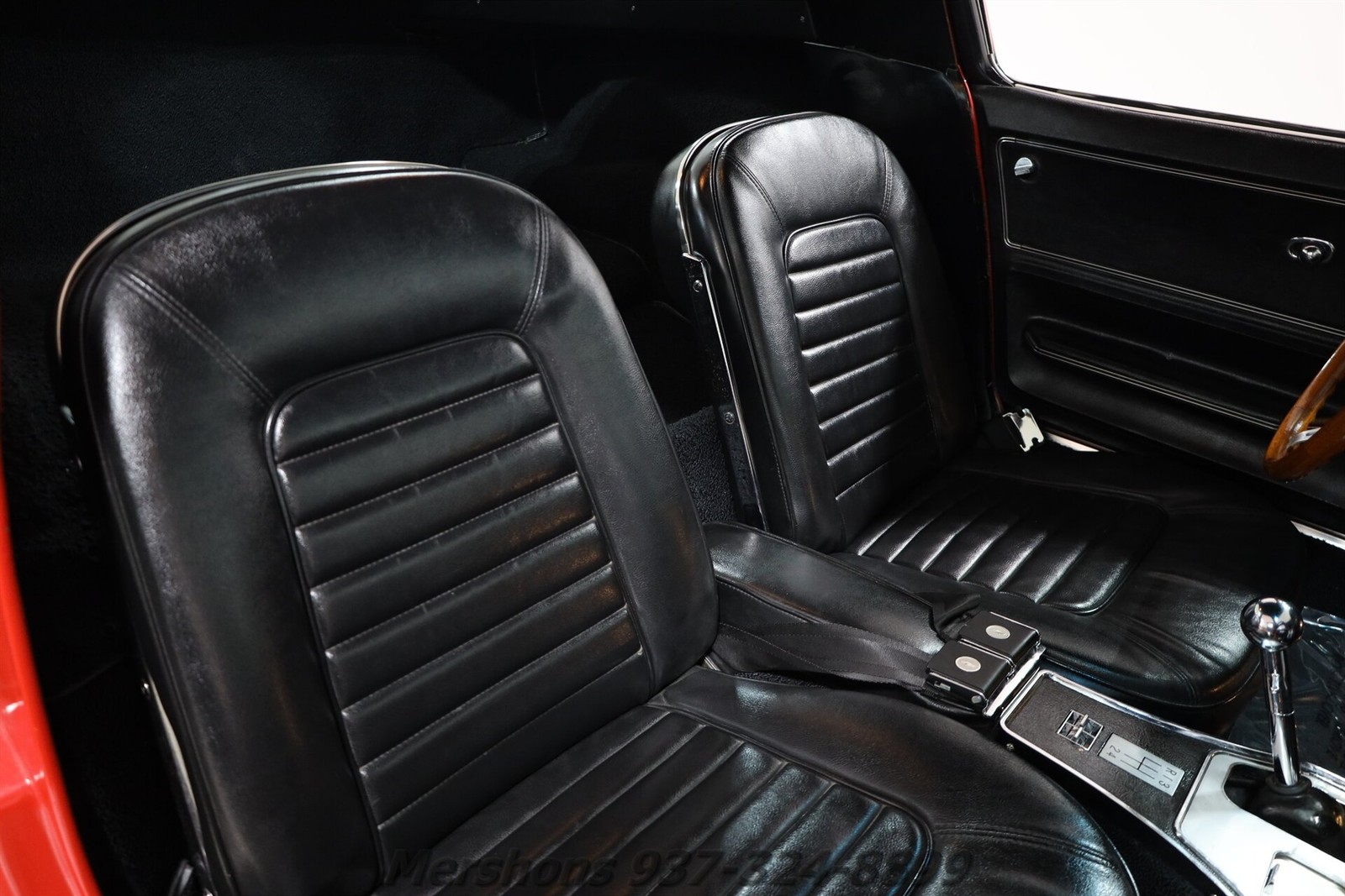 Chevrolet-Corvette-1966-Coupe-12