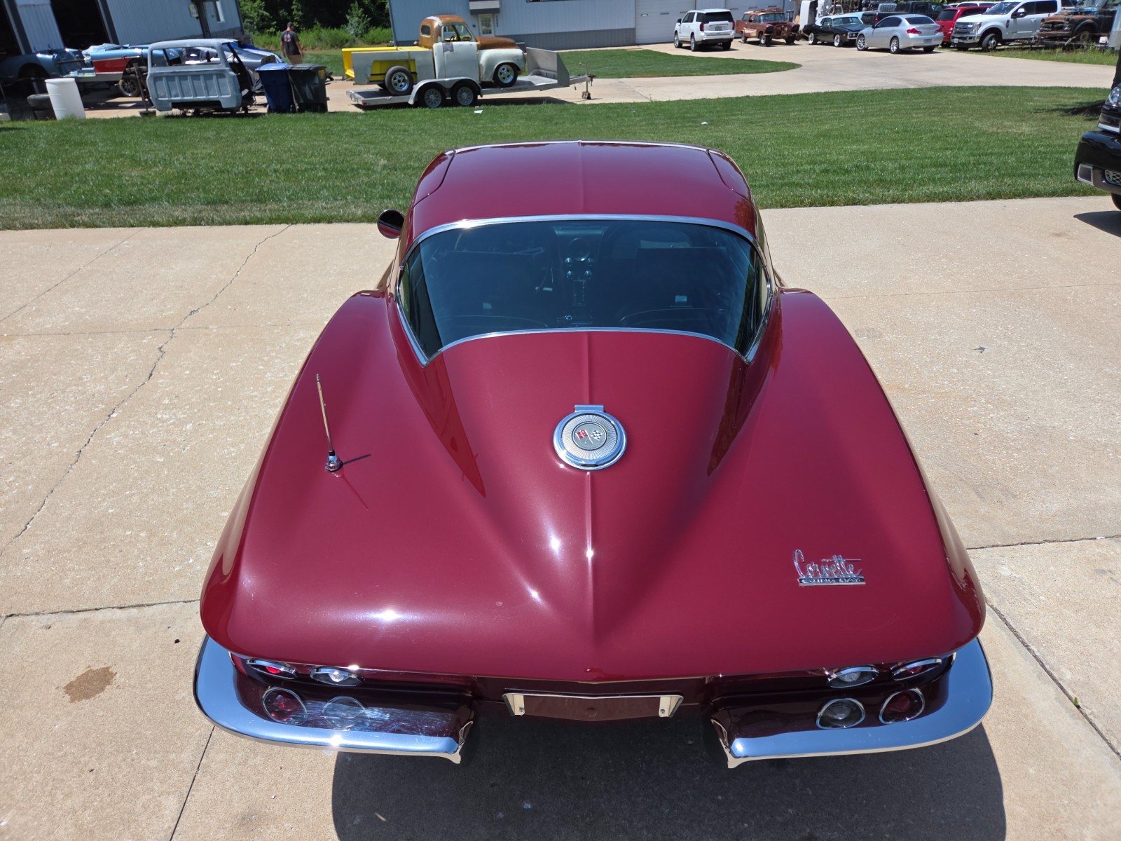 Chevrolet-Corvette-1966-Coupe-13