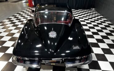 Chevrolet-Corvette-1966-Coupe-14
