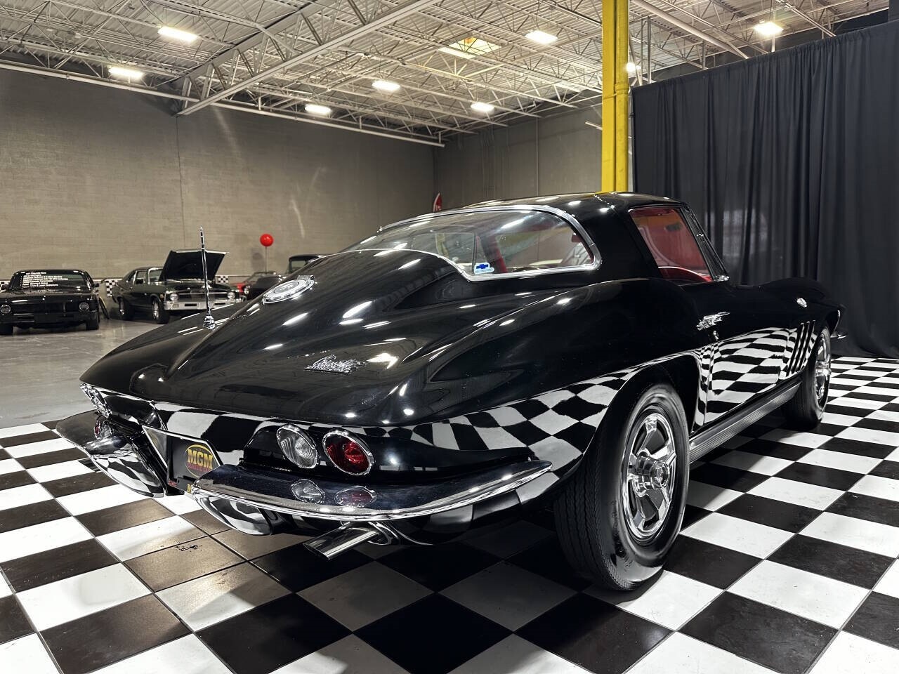 Chevrolet-Corvette-1966-Coupe-15