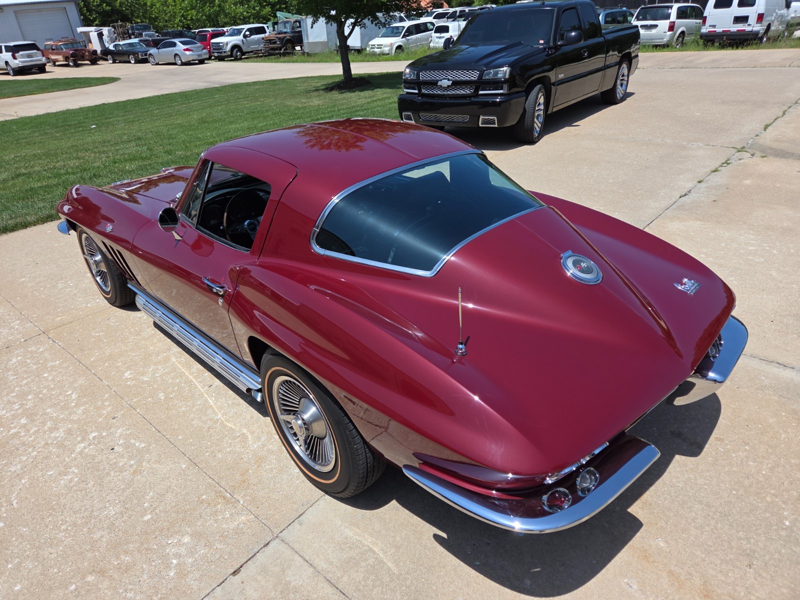 Chevrolet-Corvette-1966-Coupe-15