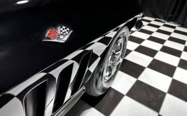 Chevrolet-Corvette-1966-Coupe-16