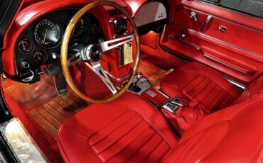 Chevrolet-Corvette-1966-Coupe-2