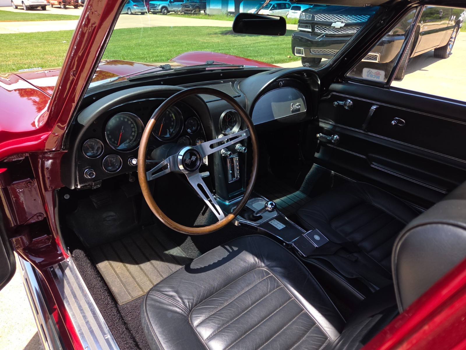 Chevrolet-Corvette-1966-Coupe-21