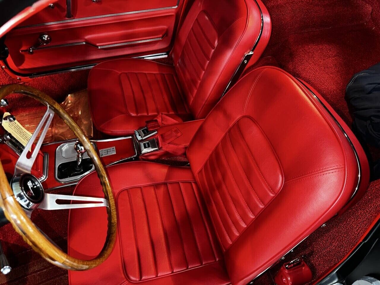 Chevrolet-Corvette-1966-Coupe-28