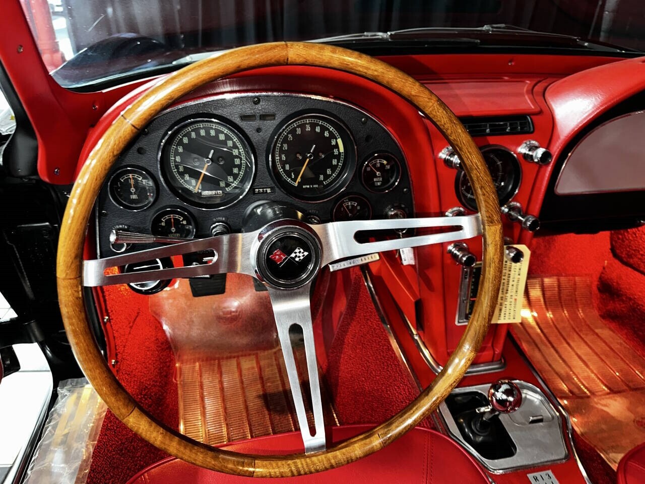 Chevrolet-Corvette-1966-Coupe-30