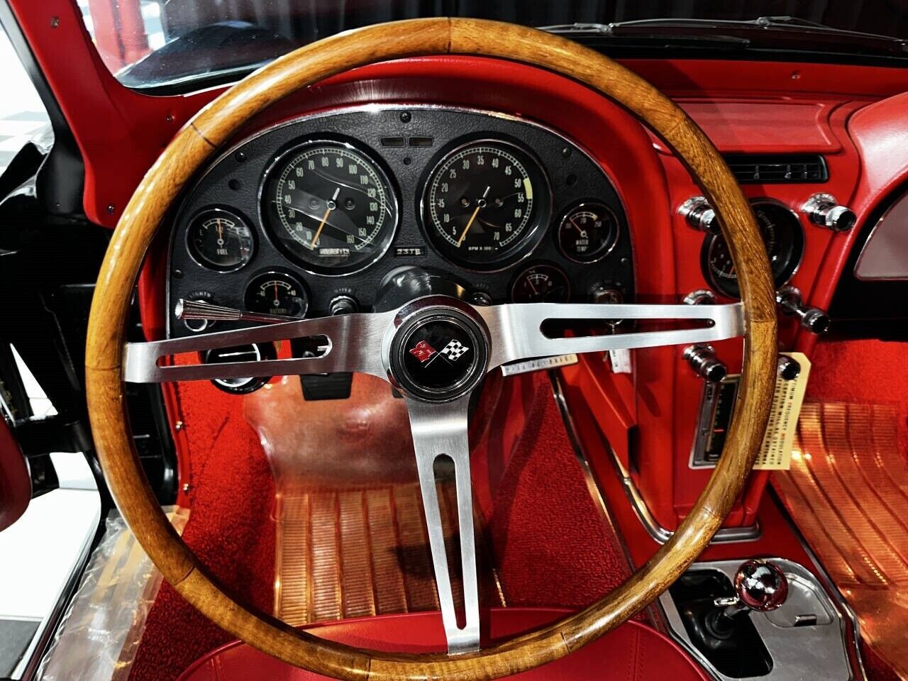 Chevrolet-Corvette-1966-Coupe-32