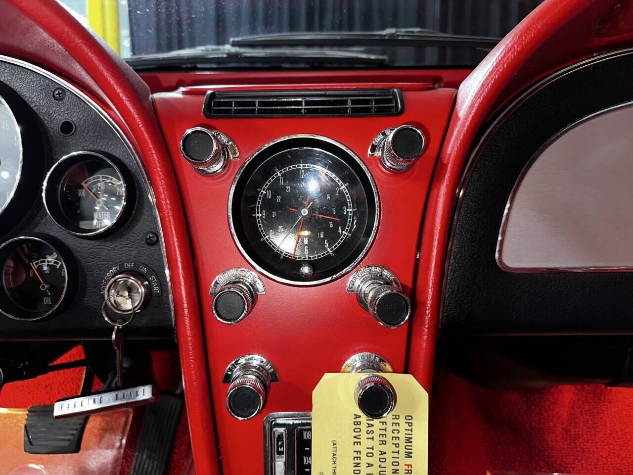 Chevrolet-Corvette-1966-Coupe-37