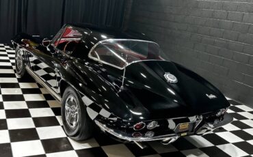 Chevrolet-Corvette-1966-Coupe-4