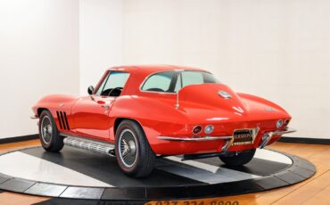 Chevrolet-Corvette-1966-Coupe-4