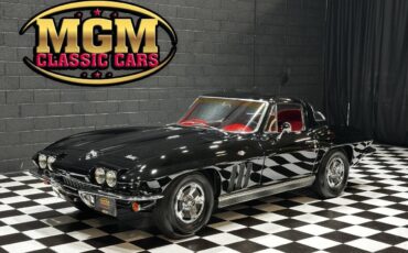 Chevrolet-Corvette-1966-Coupe