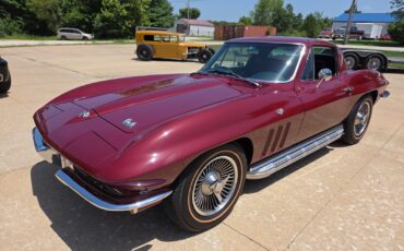 Chevrolet-Corvette-1966-Coupe