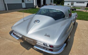 Chevrolet-Corvette-1966-Coupe-7
