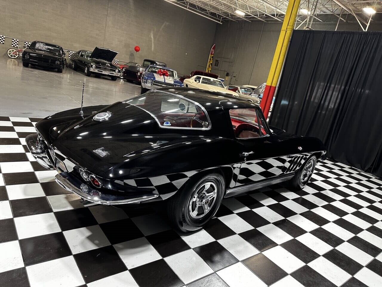 Chevrolet-Corvette-1966-Coupe-7