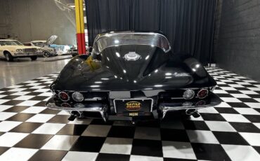 Chevrolet-Corvette-1966-Coupe-8