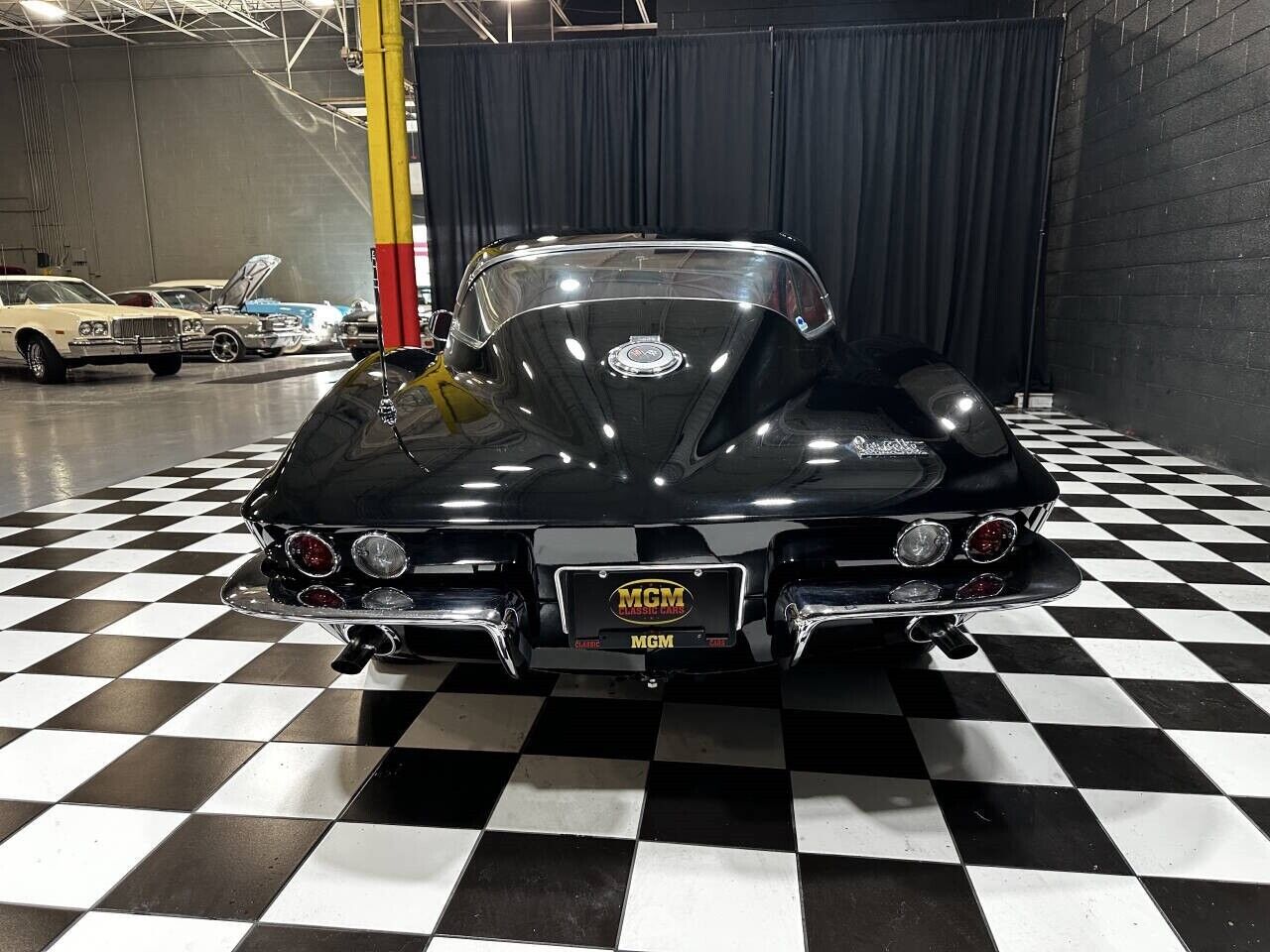 Chevrolet-Corvette-1966-Coupe-8