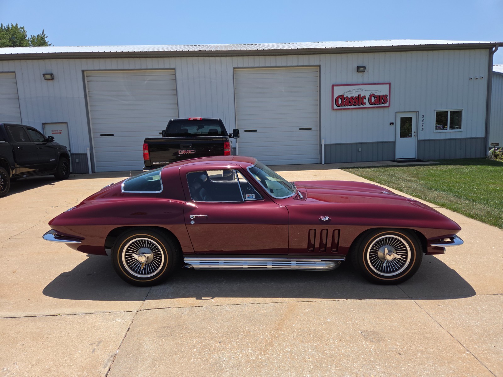 Chevrolet-Corvette-1966-Coupe-8