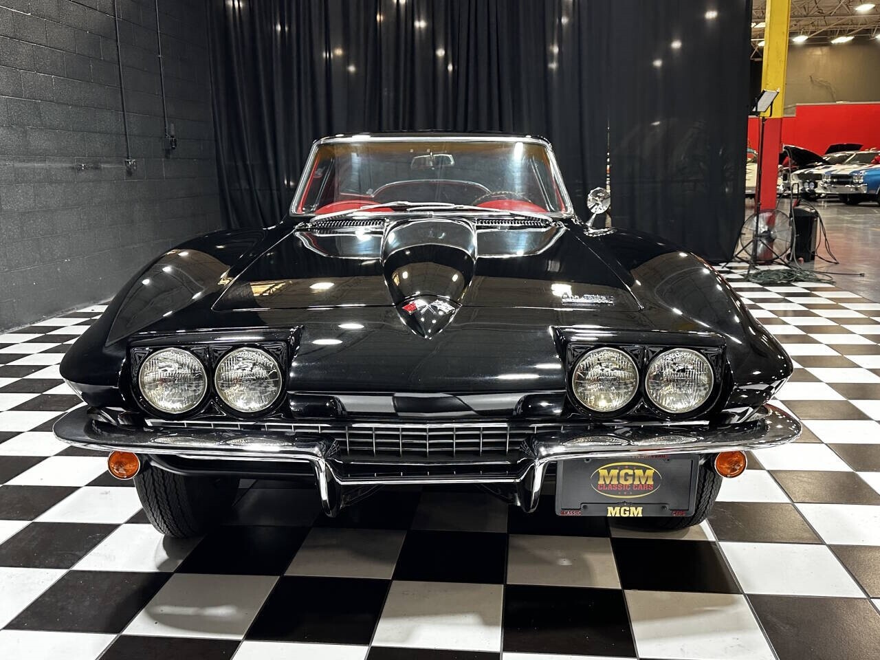 Chevrolet-Corvette-1966-Coupe-9