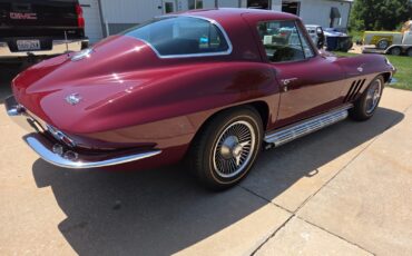 Chevrolet-Corvette-1966-Coupe-9