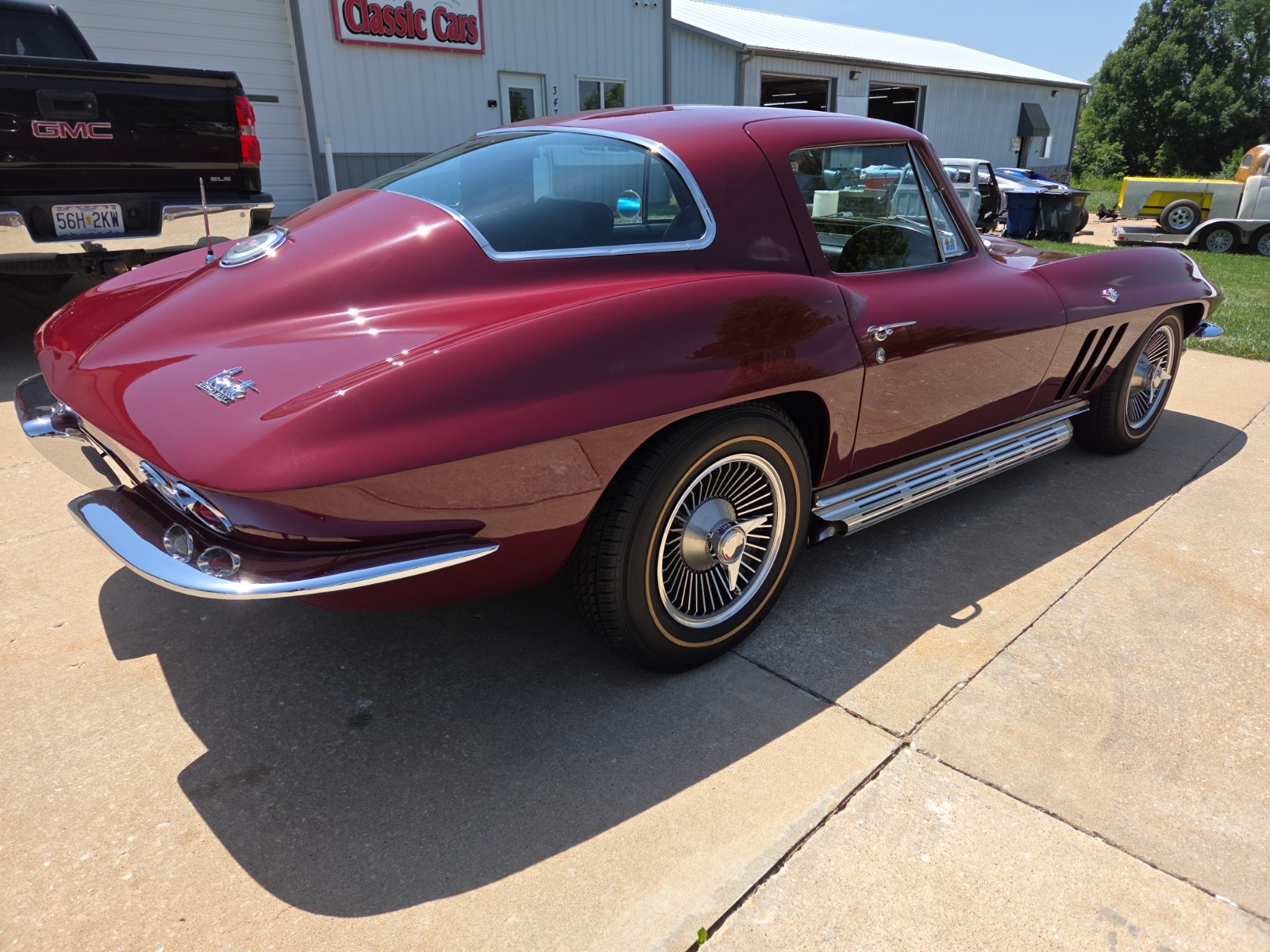 Chevrolet-Corvette-1966-Coupe-9