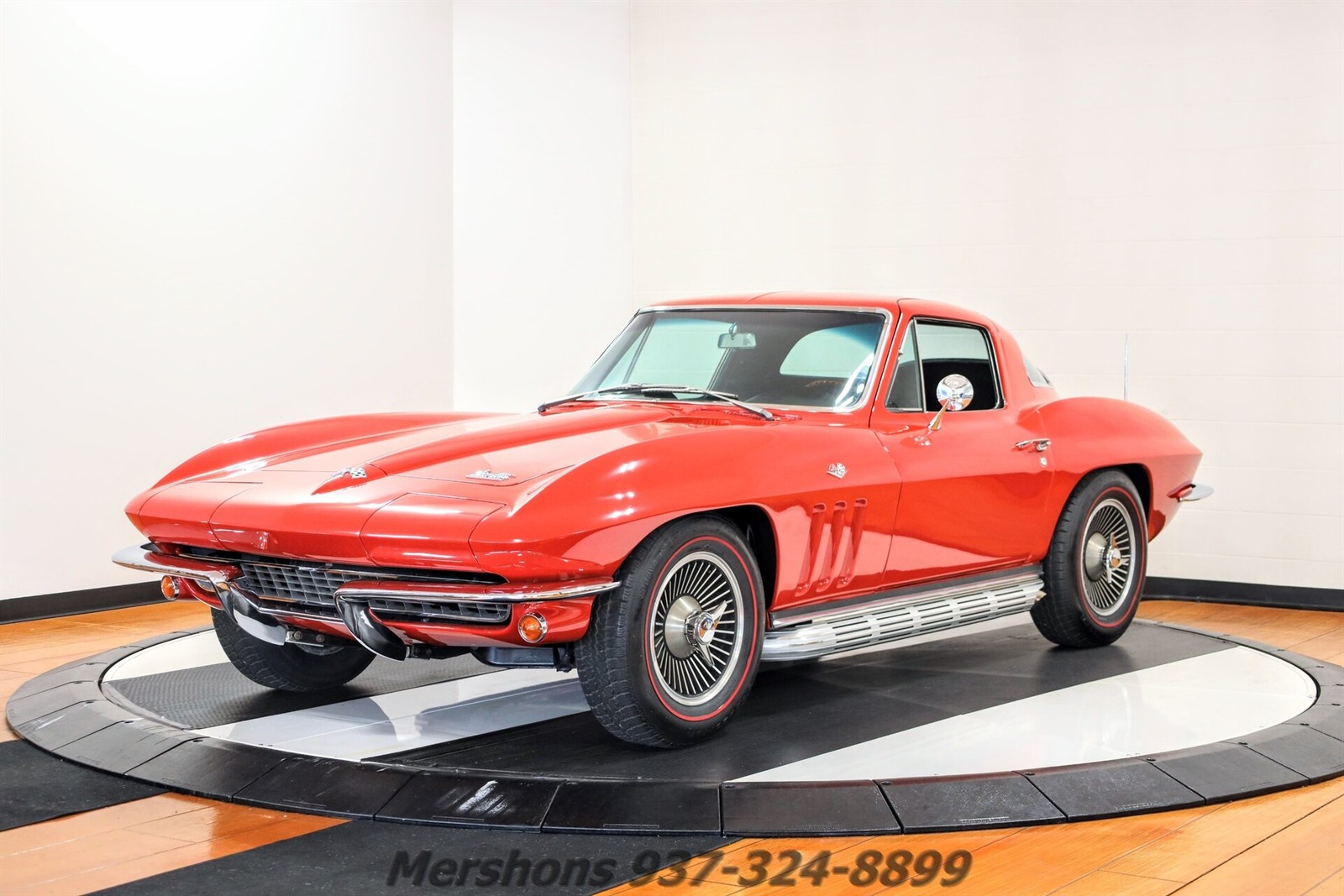 Chevrolet-Corvette-1966-Coupe