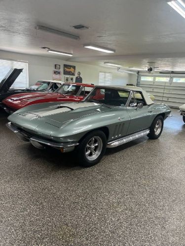 Chevrolet-Corvette-1966-Mosport-Green-Black-8