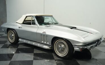 Chevrolet-Corvette-1966-Silver-Pearl-Black-21