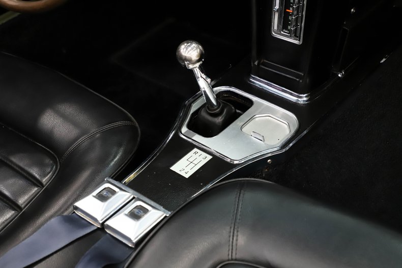 Chevrolet-Corvette-1966-Sunfire-Yellow-Black-13