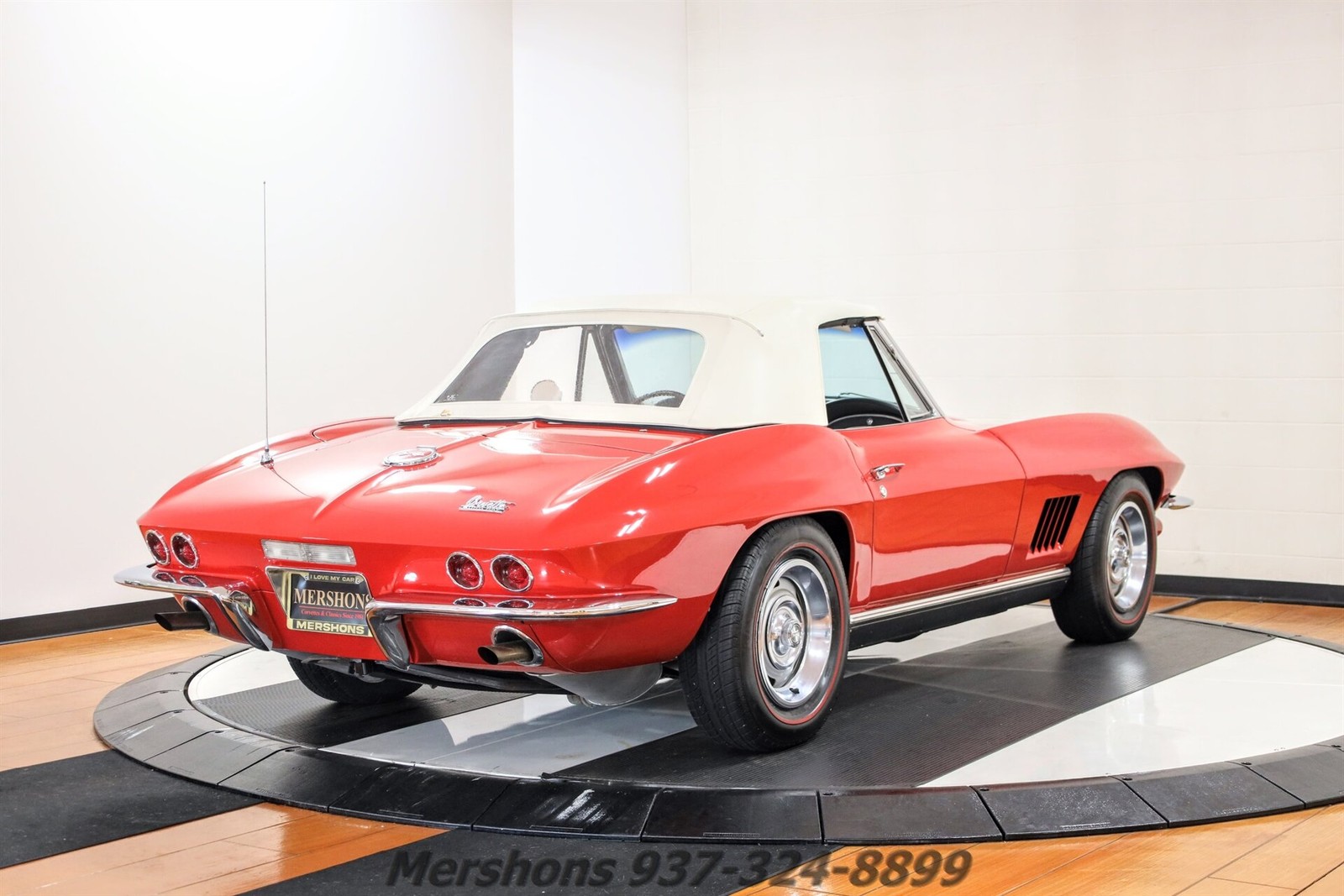 Chevrolet-Corvette-1967-Convertible-10