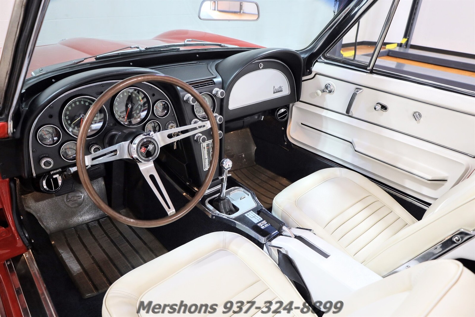 Chevrolet-Corvette-1967-Convertible-12