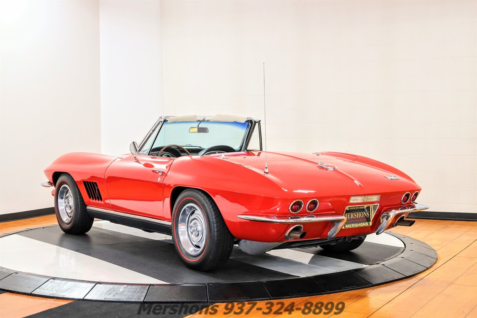 Chevrolet-Corvette-1967-Convertible-4