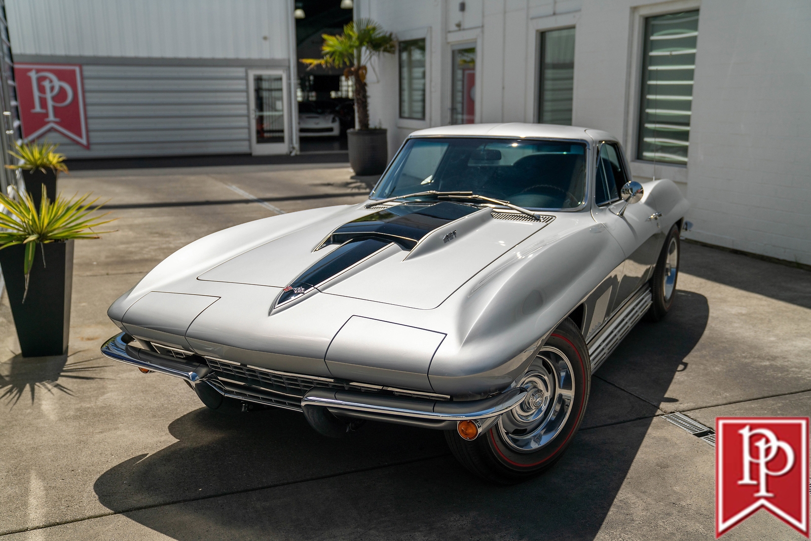 Chevrolet-Corvette-1967-Coupe-1