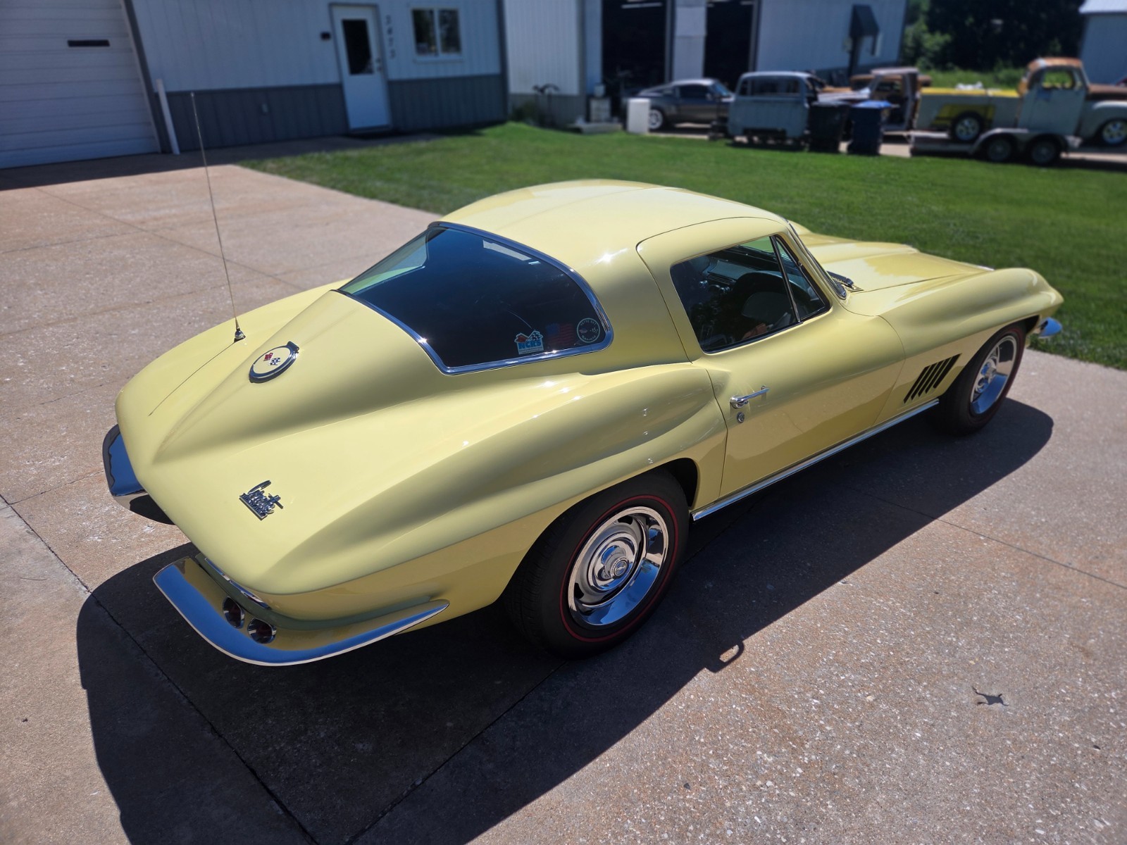 Chevrolet-Corvette-1967-Coupe-10