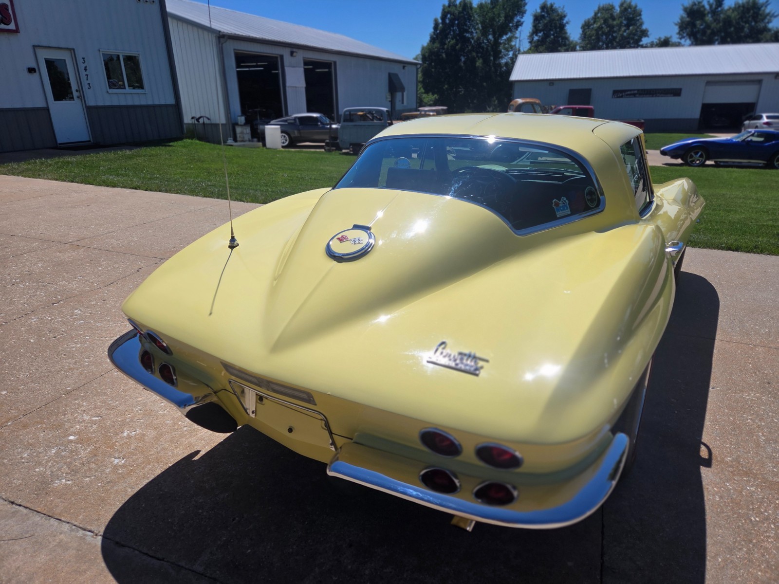 Chevrolet-Corvette-1967-Coupe-11