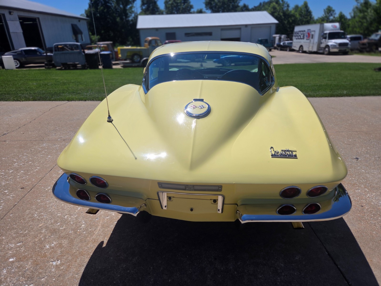 Chevrolet-Corvette-1967-Coupe-12