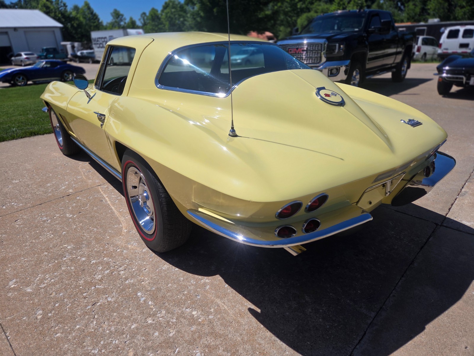 Chevrolet-Corvette-1967-Coupe-13